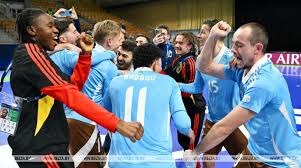 王曼昱首轮对阵大藤沙月